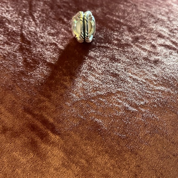 David Yurman Albion Moon Quartz Ring
LOWER PRICE 🧑🎄 - Picture 4 of 5